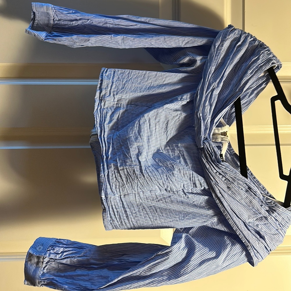 Blue and white stripped crop top - fashion nova size M